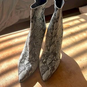 Sweater ankle boots